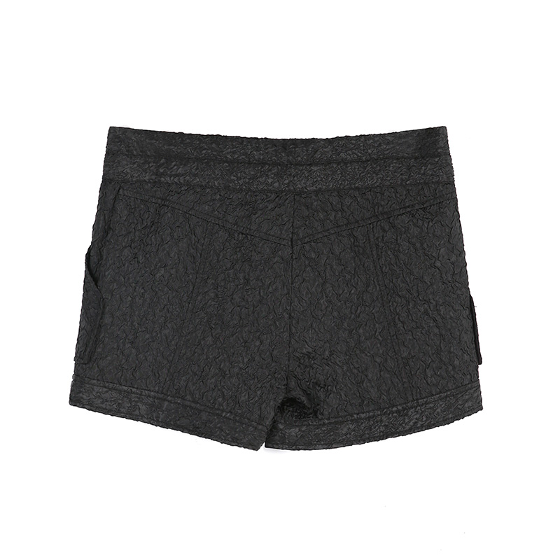 B528 Women Solid crinkle textured belted mini shorts