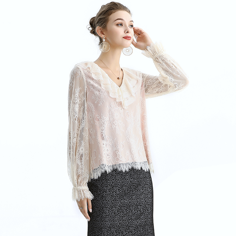 T150 Women Floral lace V-neck ruffled detail long sleeve blouse