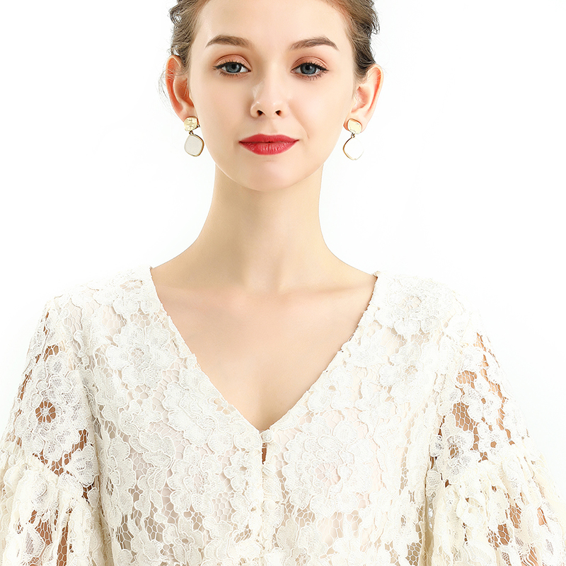 T064-5 Women floral lace V neck short sleeve elasticated hem cropped blouse