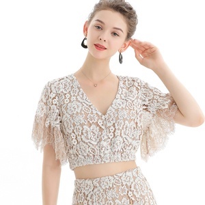 T064 Women floral lace V neck short sleeve 2-tone lace trims cropped tops