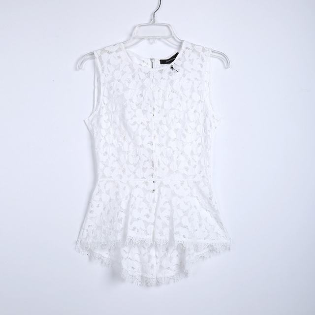 U331 Women All-over lace sleeveless peplum scallop hem top