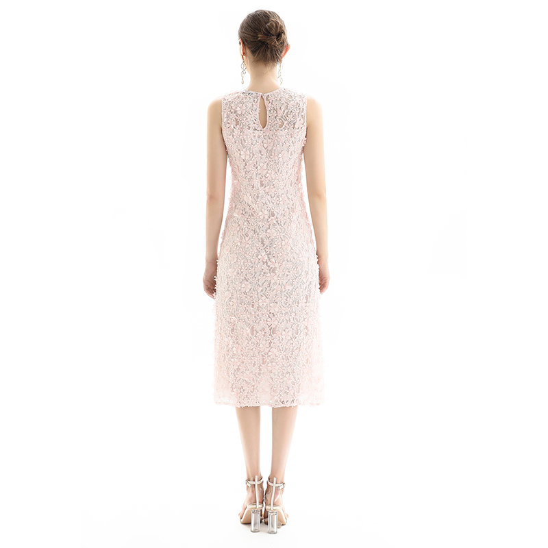 D117-1 Women 3D flower embroidered lace sleeveless straight-cut party midi dress.