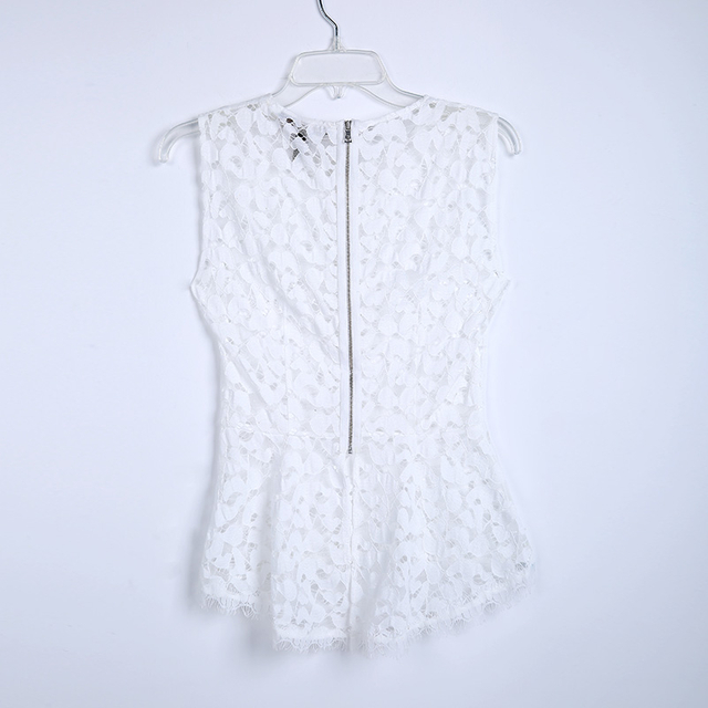 U331 Women All-over lace sleeveless peplum scallop hem top