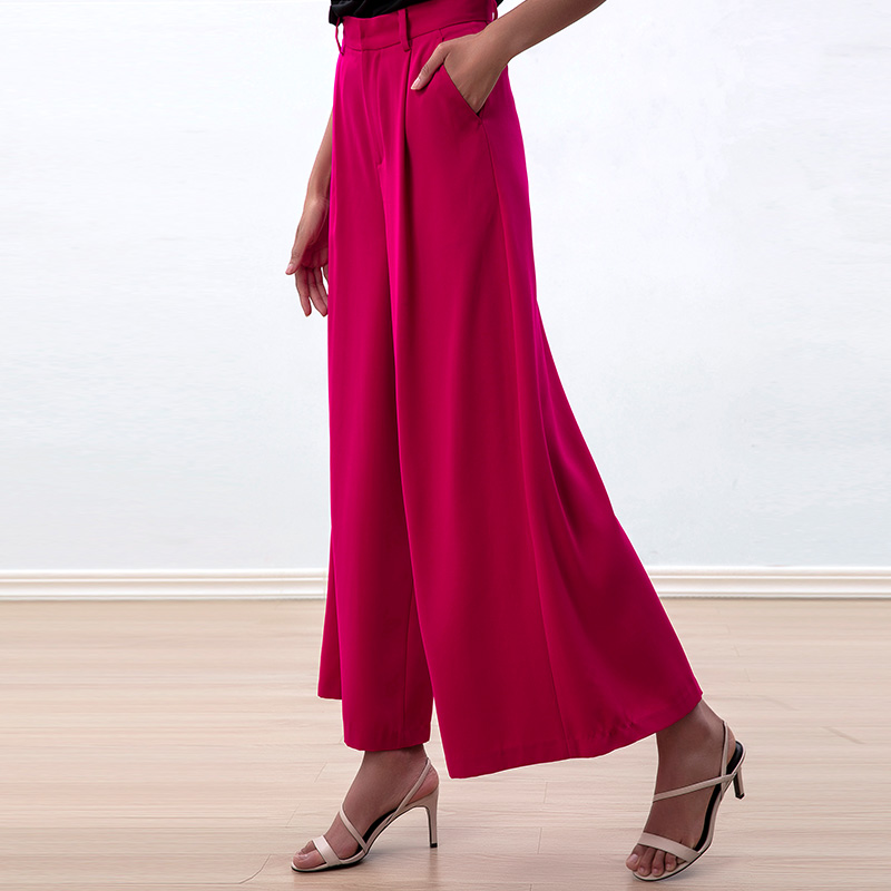 P223 Women Solid crepe high-waisted pleated wide leg cropped pants